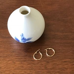 14k gold small hoops ✨